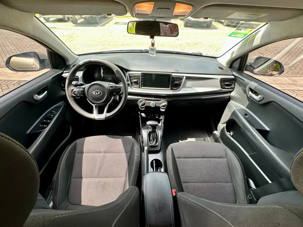 Kia Rio (3/6)