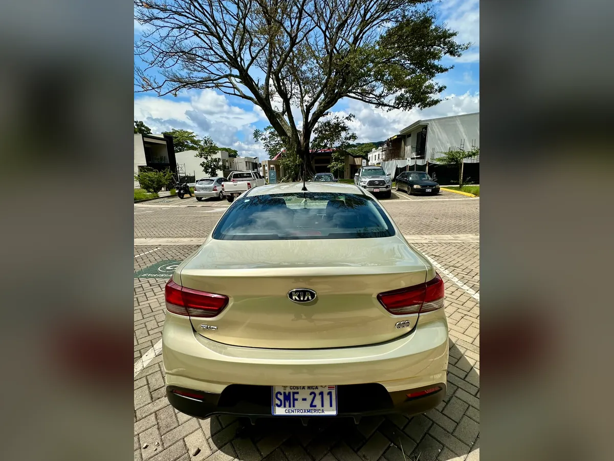 Kia Rio (5/6)
